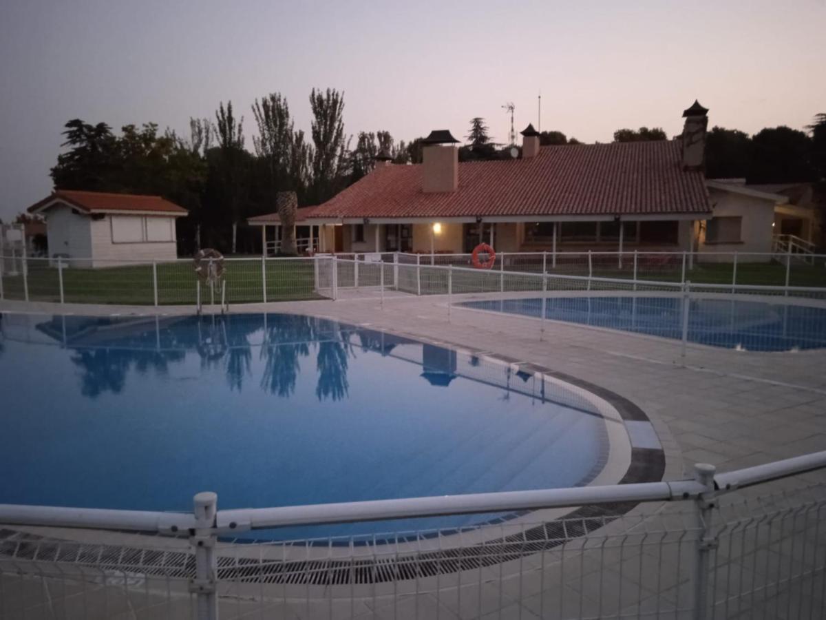 Bungalows Zaragoza Camping Esterno foto